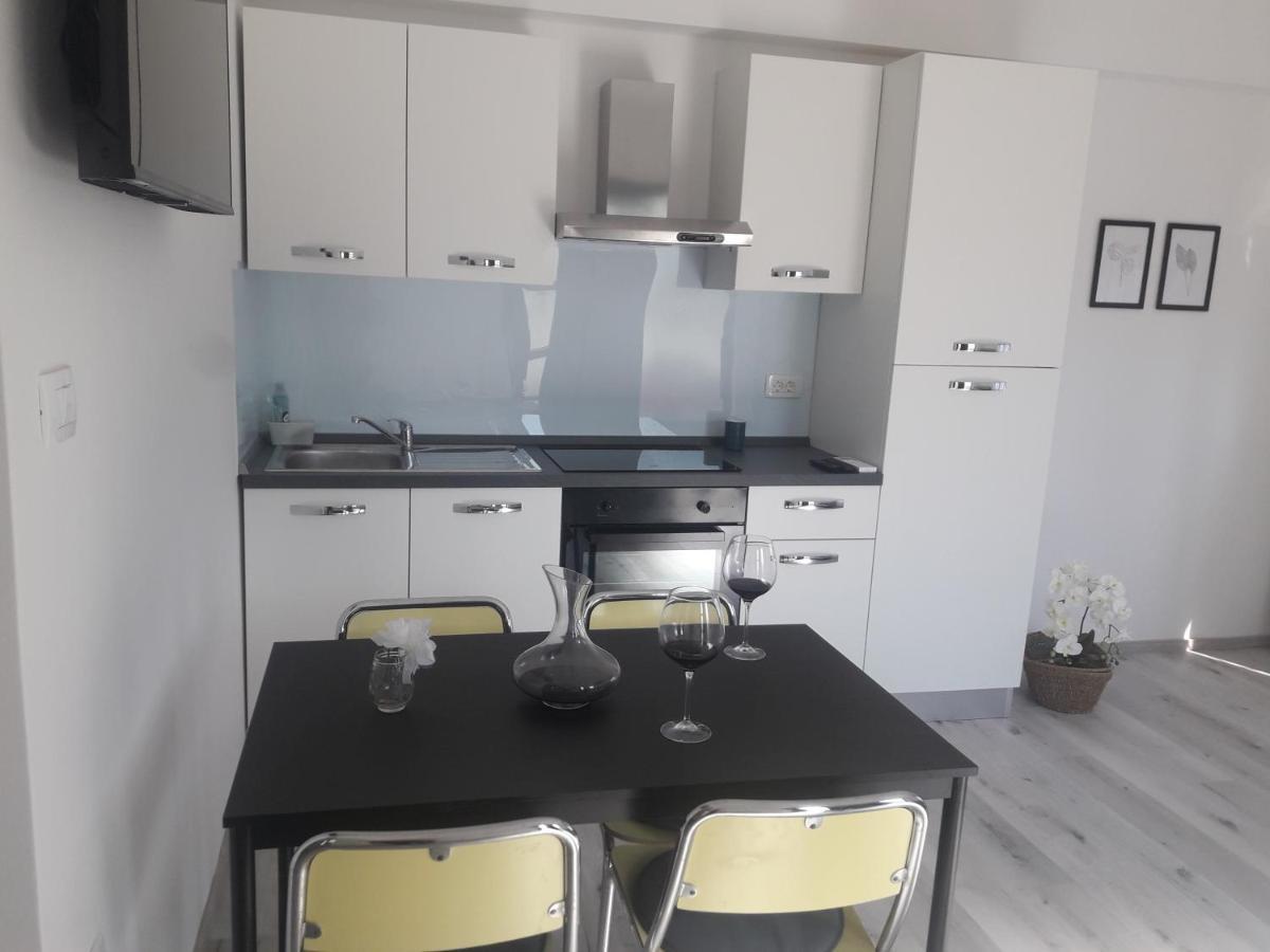 Apartma Oddih Dutovlje Ngoại thất bức ảnh