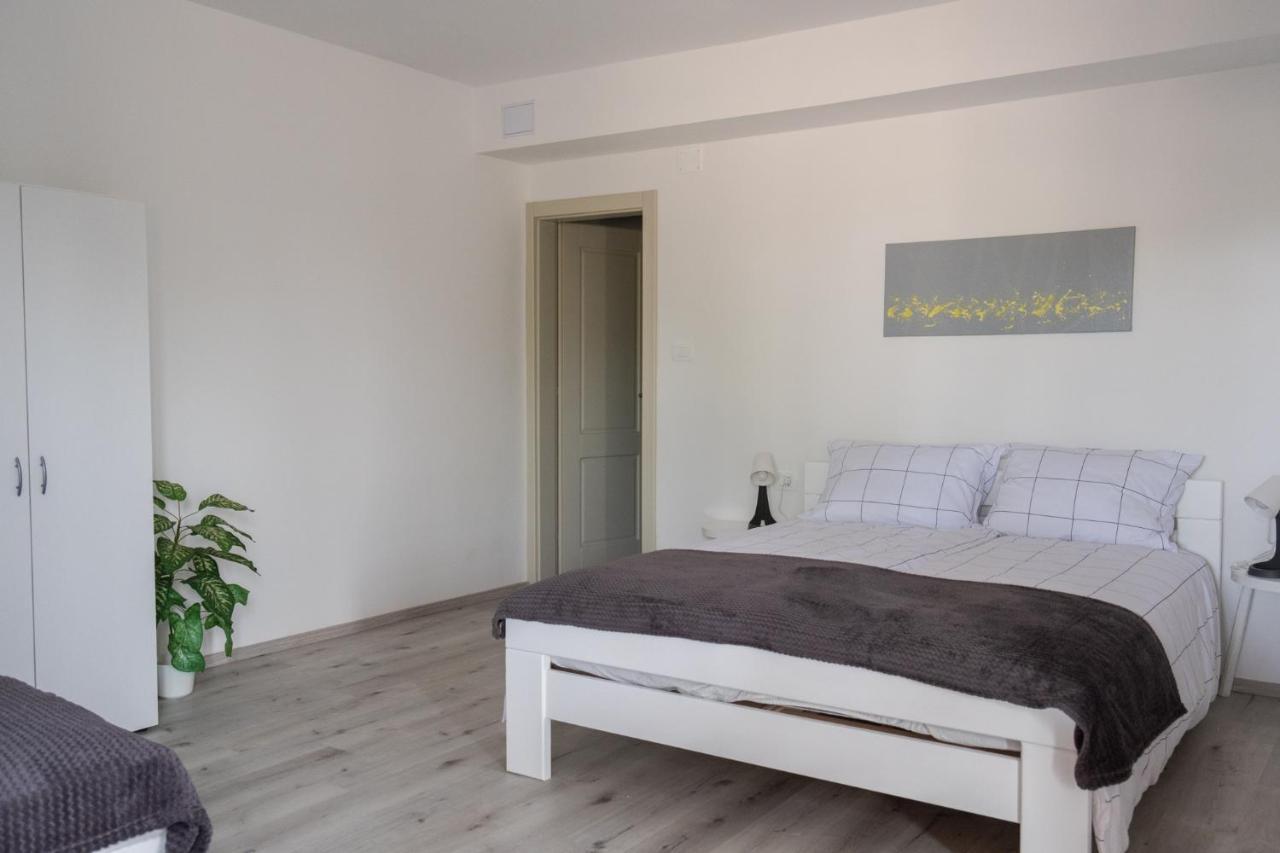 Apartma Oddih Dutovlje Ngoại thất bức ảnh